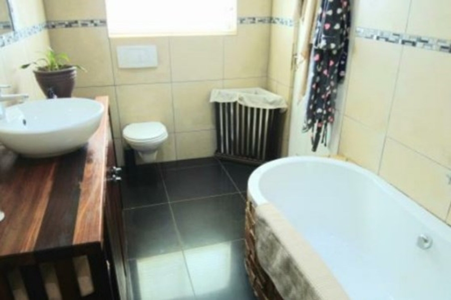 5 Bedroom Property for Sale in Winterstrand Eastern Cape